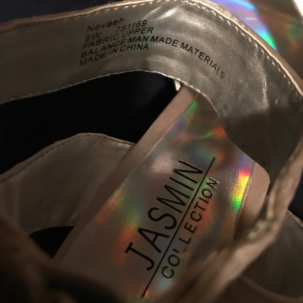 Silver heels - Picture 4 of 4